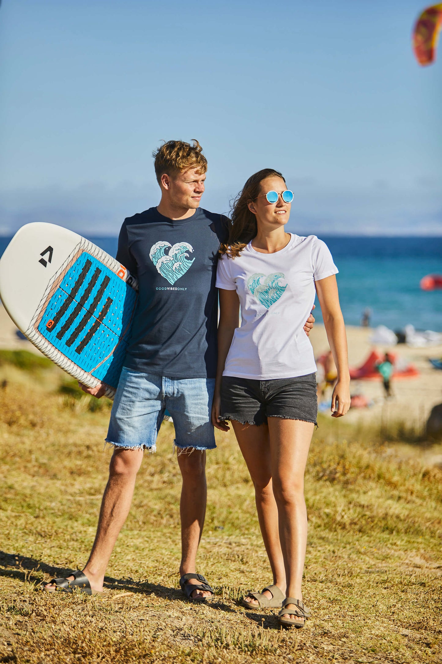 CAMISETA CHICA CORAZÓN OLA