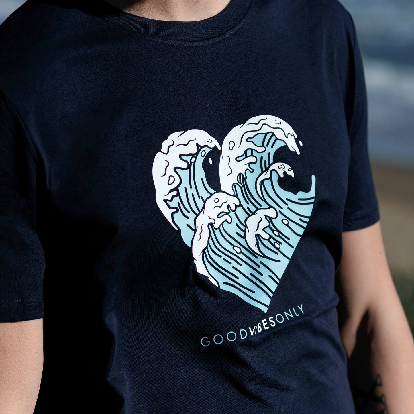 CAMISETA CORAZÓN OLA