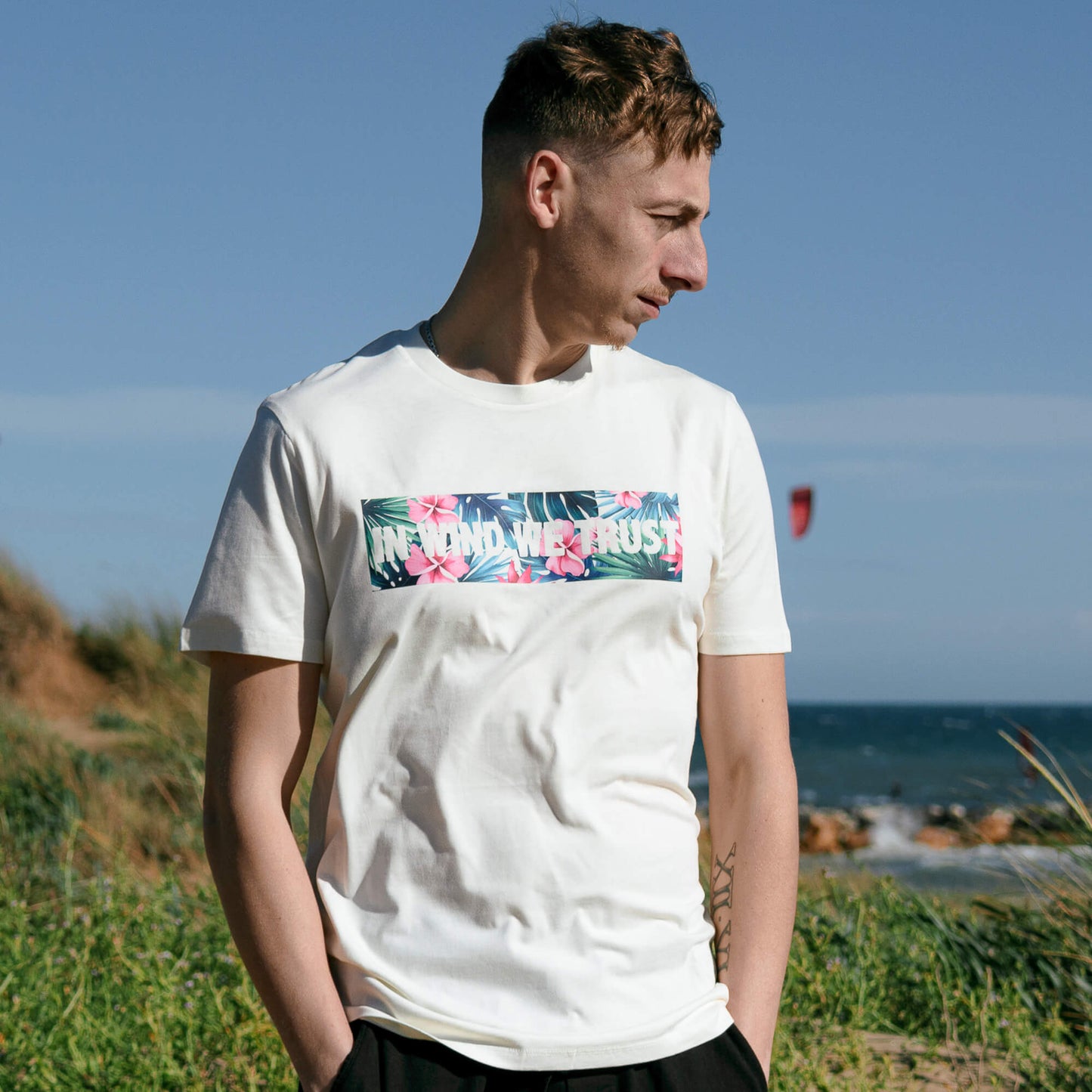 CAMISETA IN WIND WE TRUST